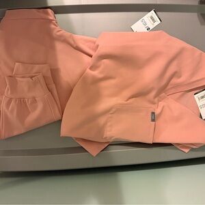 Figs Women's Scrub Set in Soft Pink